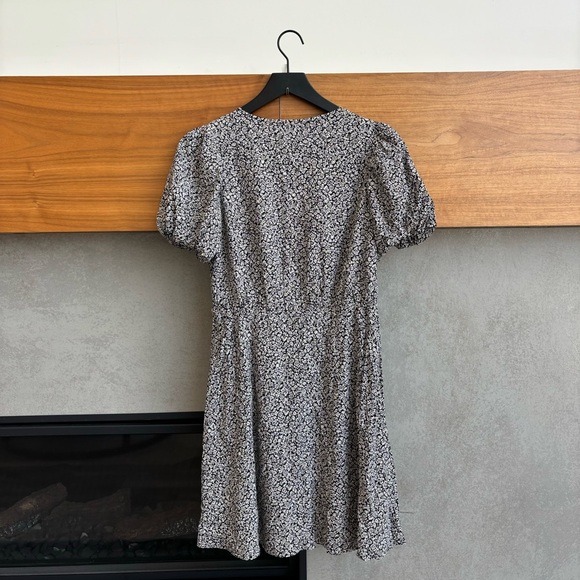 NWT Madewell Challis Wrap Mini Dress in Tudor Floral, Size 4 - Picture 13 of 16